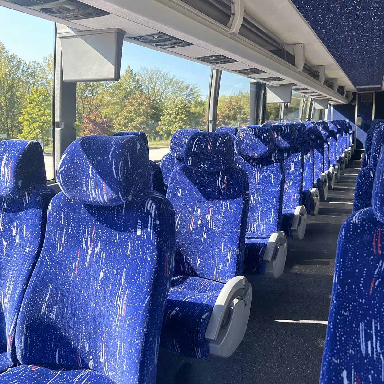 charter buses for federal way aquarium and nature field trips