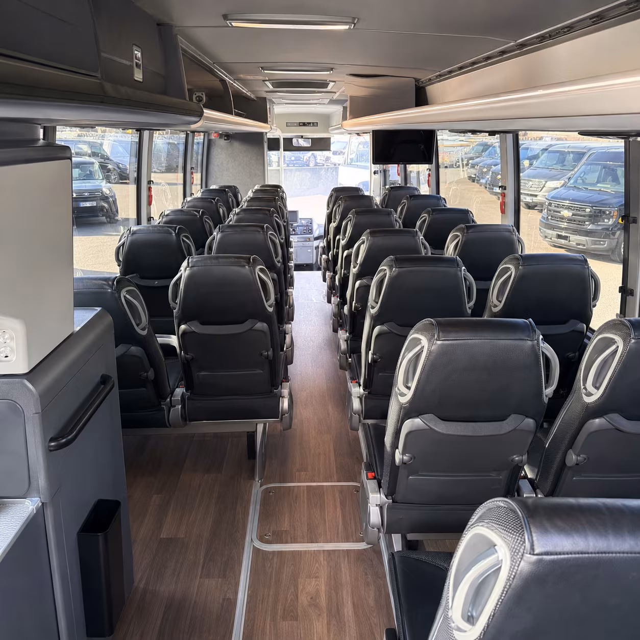 charter buses to white river amphitheatre shows and festival weekends