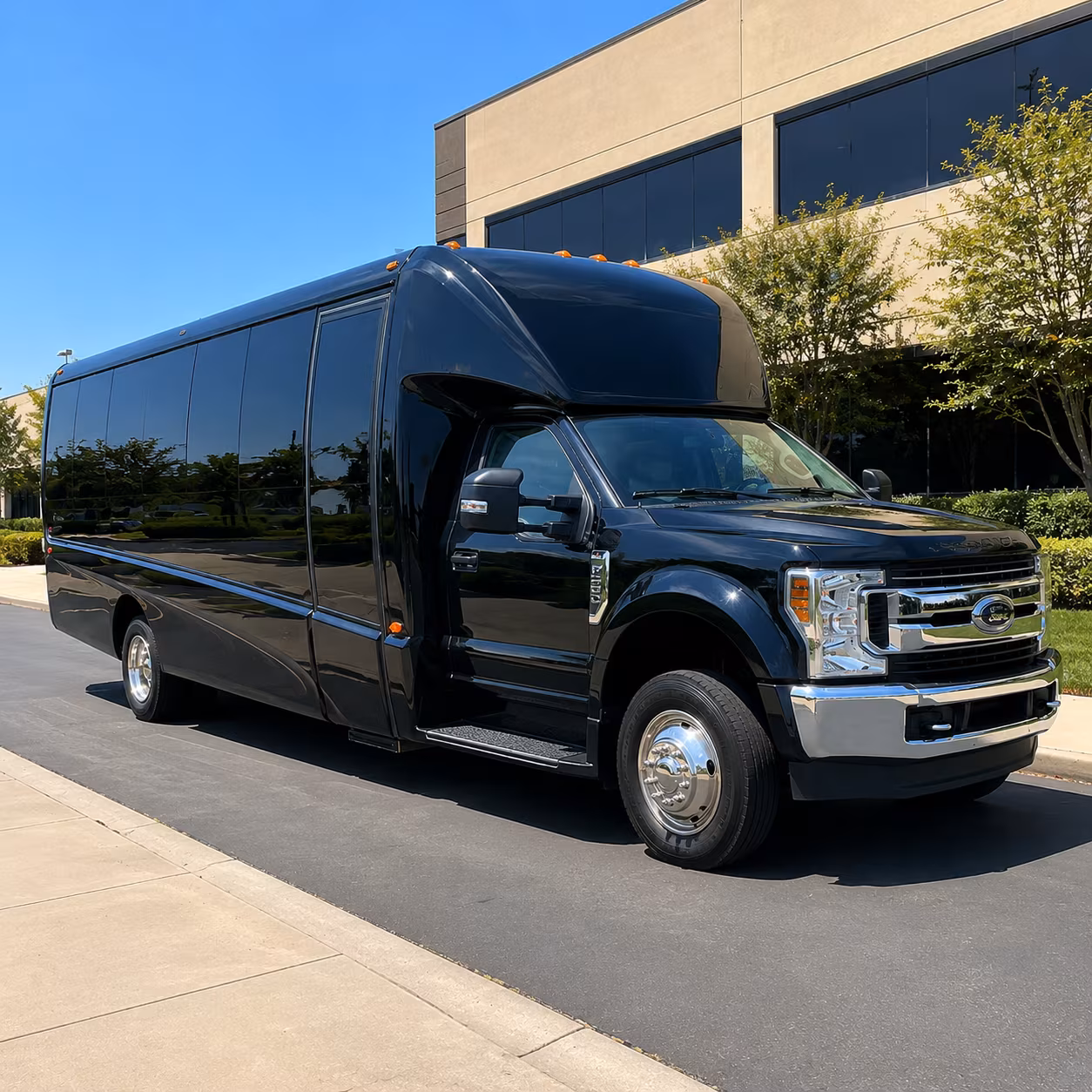 comfortable minibus rentals for federal way bachelor golf outings