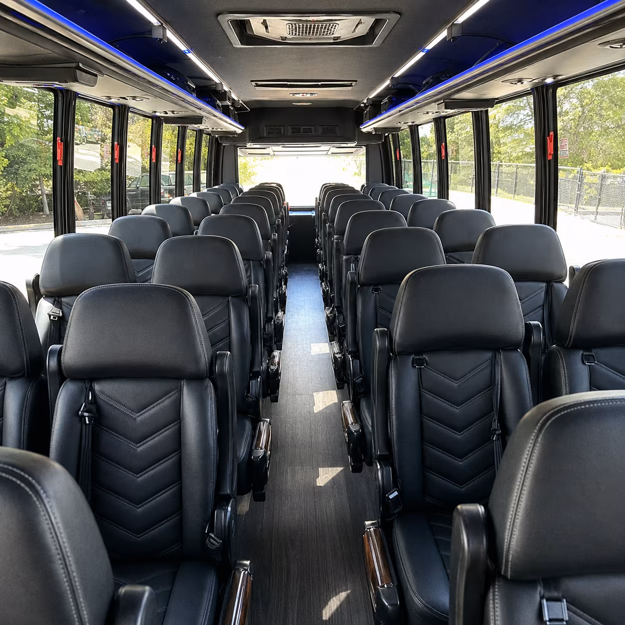 corporate and conference shuttle buses serving federal way