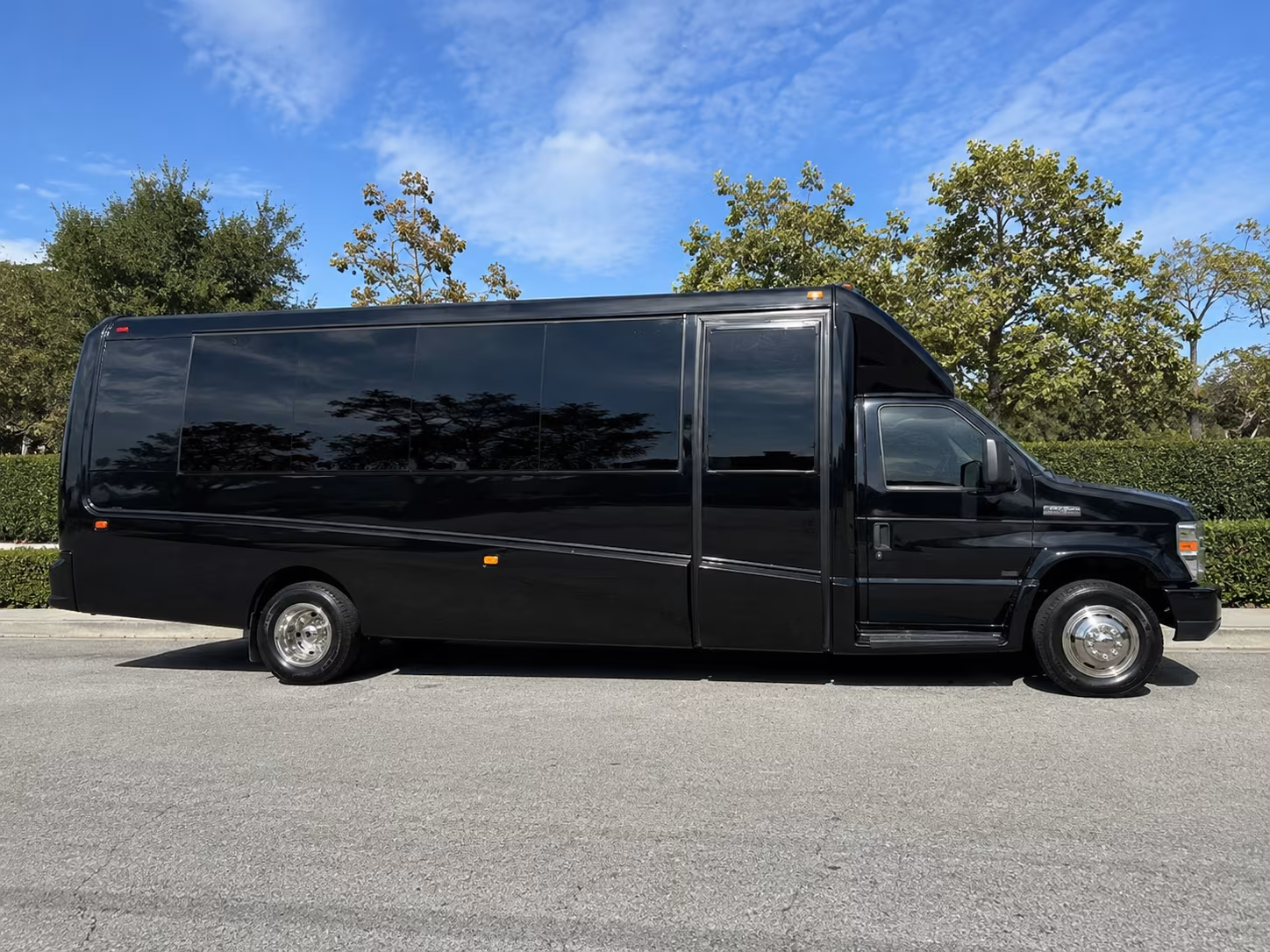 easily book transportation for your next airport transfer 2