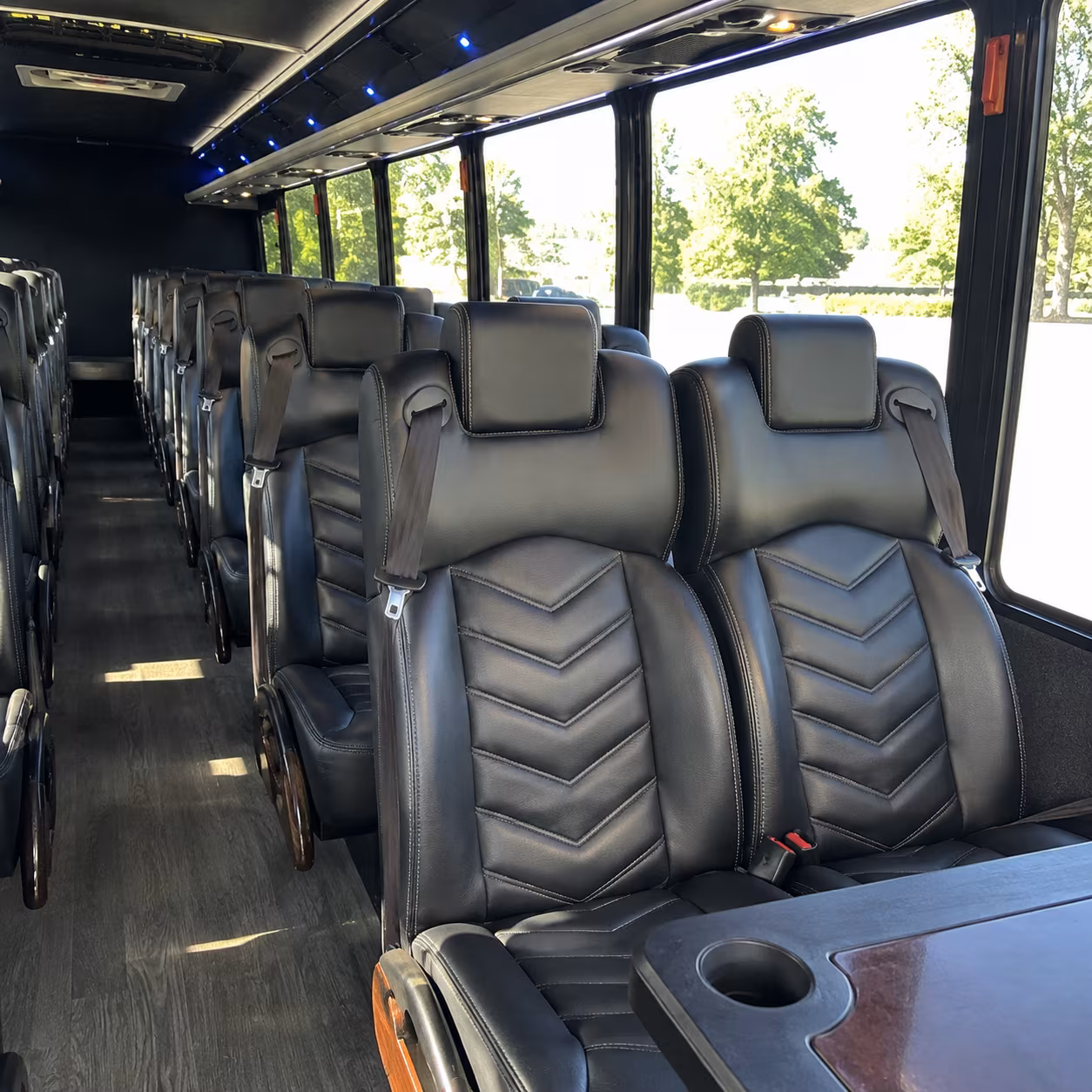 easily book transportation for your next airport transfer 5