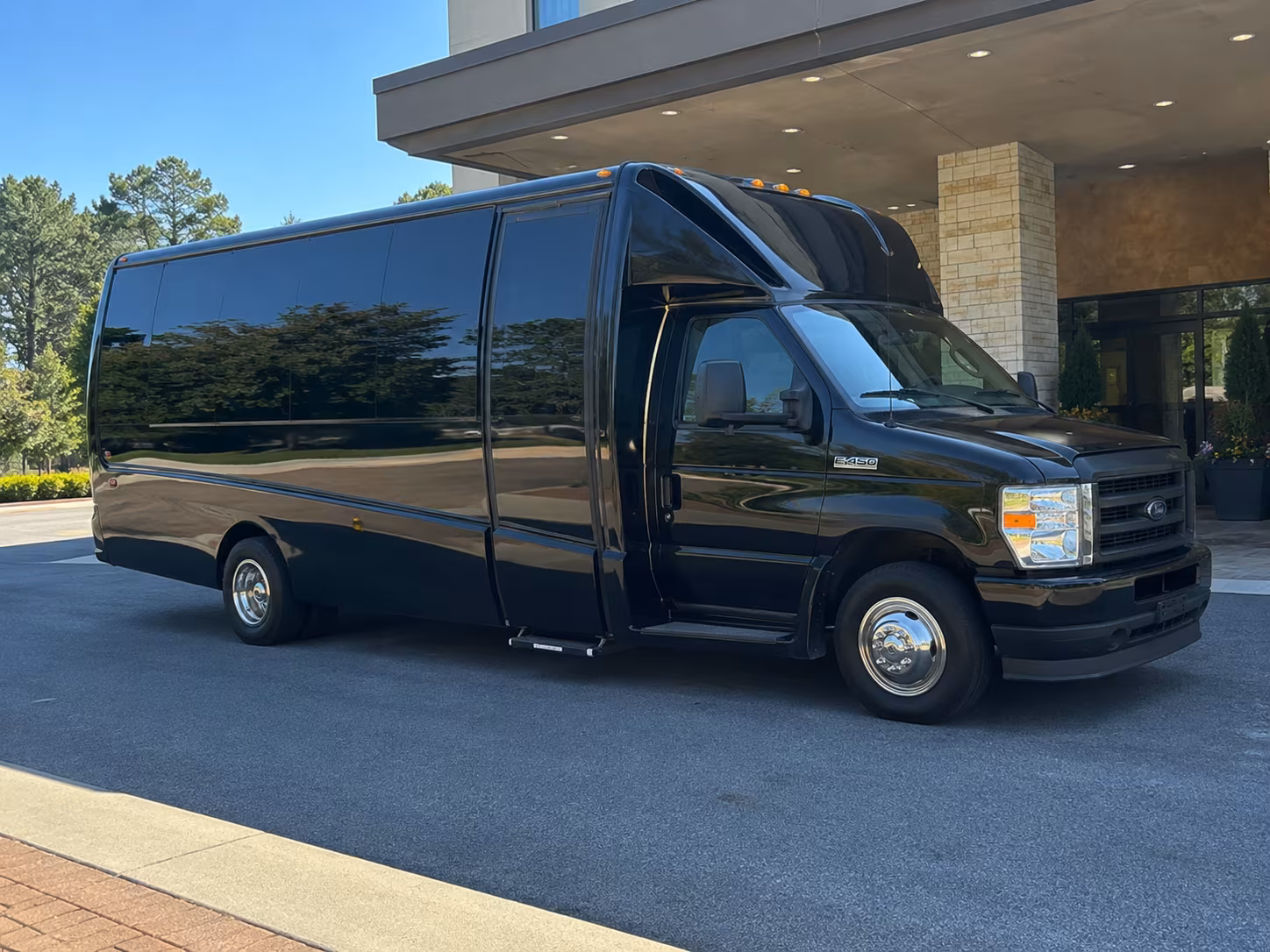 wedding and rehearsal dinner shuttle buses in federal way